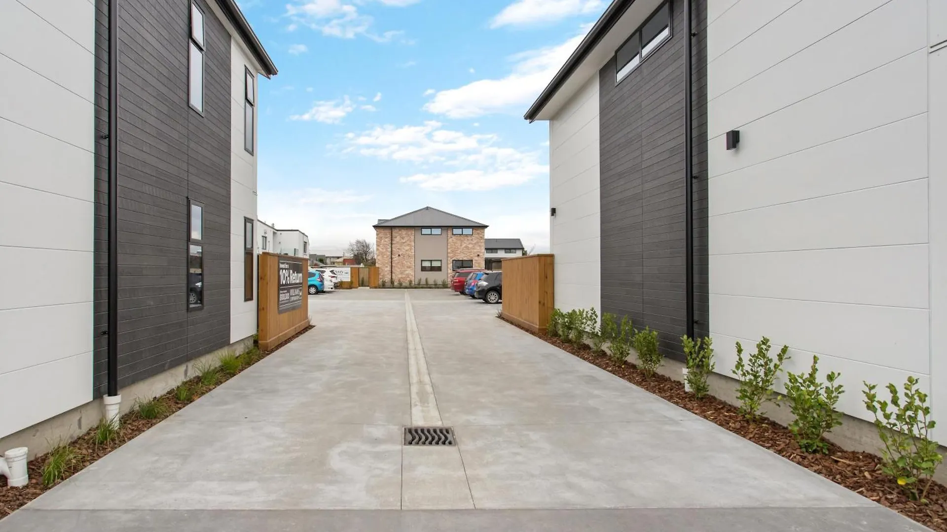 Prime Location Cosy Warm Free Off Street Park Apartment Addington