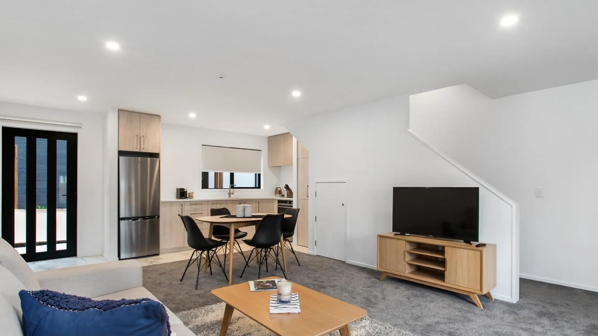 Prime Location Cosy Warm Free Off Street Park Apartment Addington